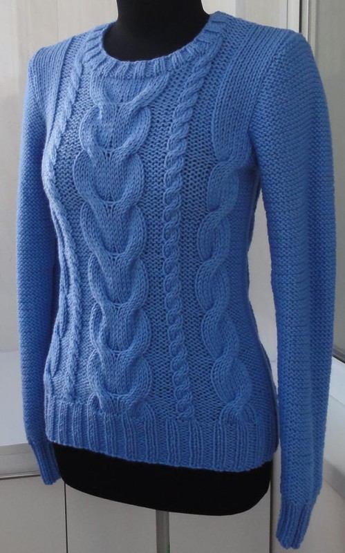 Пуловер голубой