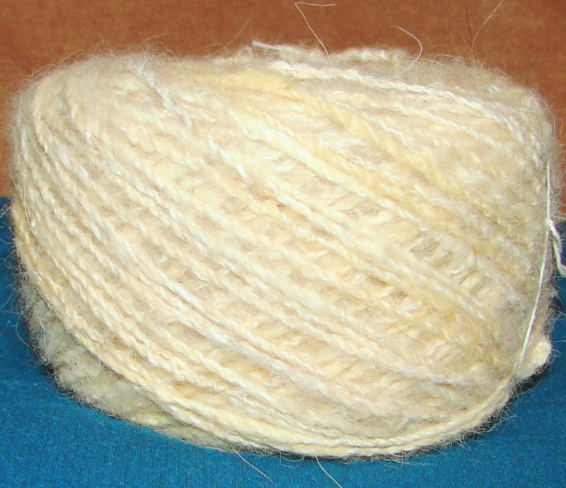 Пряжа «Белый Пушистик микс» ручного прядения для ручного вязания .