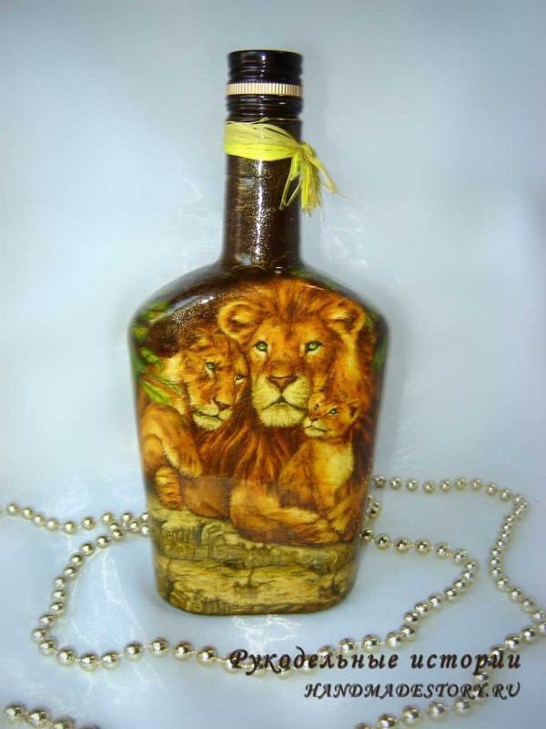 Декорированная бутылка «Львиное семейство»
