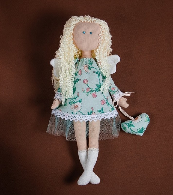 Интерьерная текстильная кукла Ангел с сердечком