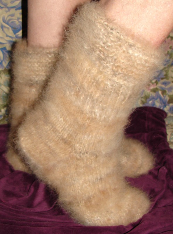 Носки женские  комфортные из собачьей шерсти .