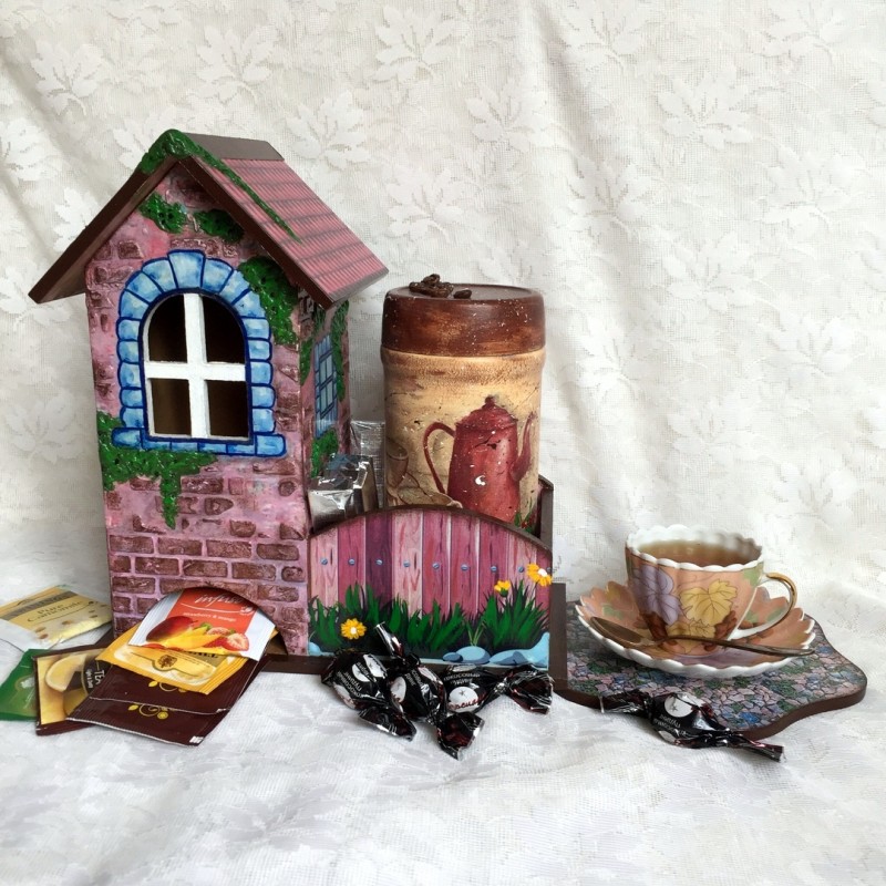 Набор для кухни.Чайный домик с конфетницей, банка для кофе, подставка под горячее. 