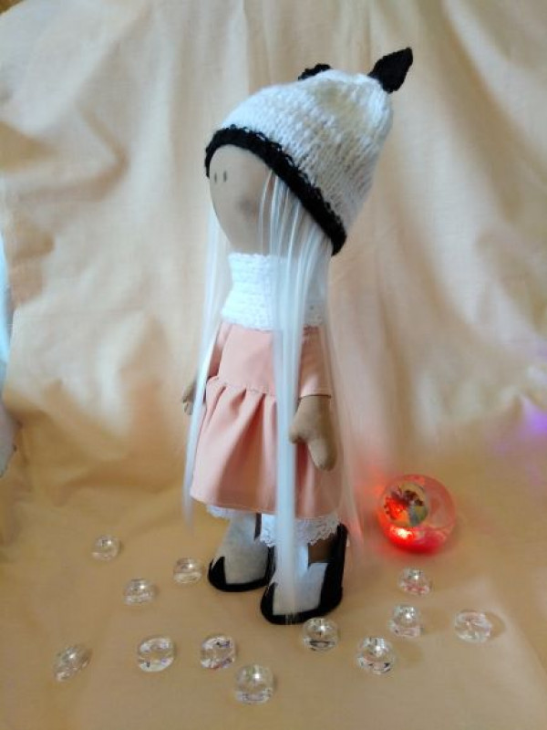   Текстильная кукла снежка