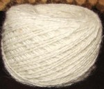 Пряжа «Белый Пушистик микс2» ручного прядения для ручного  вязания