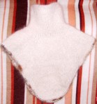 Манишка   вязанная из собачьего пуха.