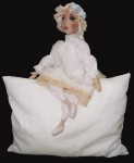Текстильная кукла в винтажном стиле.