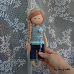 Маленькая текстильная куколка