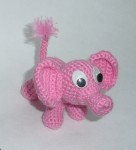 Розовый слоник вязаный