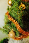 Живая украшенная новогодняя елочка 