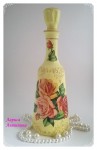 Графин-бутылка с яркими цветами 