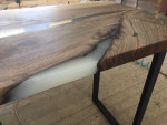 Уникальный стол из массива Ореха со смолой